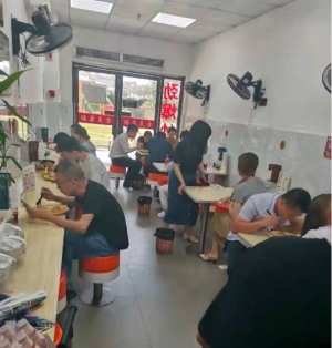 临街盈利小吃店转让