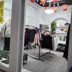 嘉峪关经营中女装店空转！