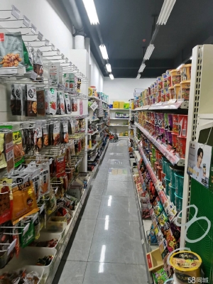 (转让)商用住宅小区底层，共7层，转角处，位置佳