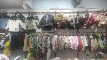 会昌营业中逗逗熊童装店转让