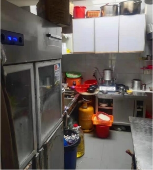 临街盈利小吃店转让