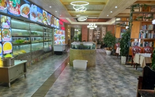 红塔区冯家冲综合用房餐饮店转让！