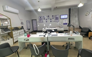 平邑县繁花里步行街指尖姐姐美甲美睫转让！