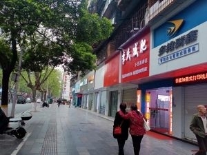 48平商铺可低价空转可整转，无需装修
